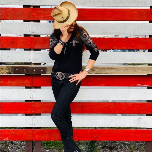 Meet the Posher - Picture 8 of 8